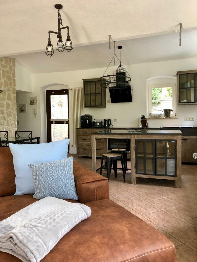 Ferienwohnung Am Wasser Villa Graf Von Pfeil Dresden Bagian luar foto
