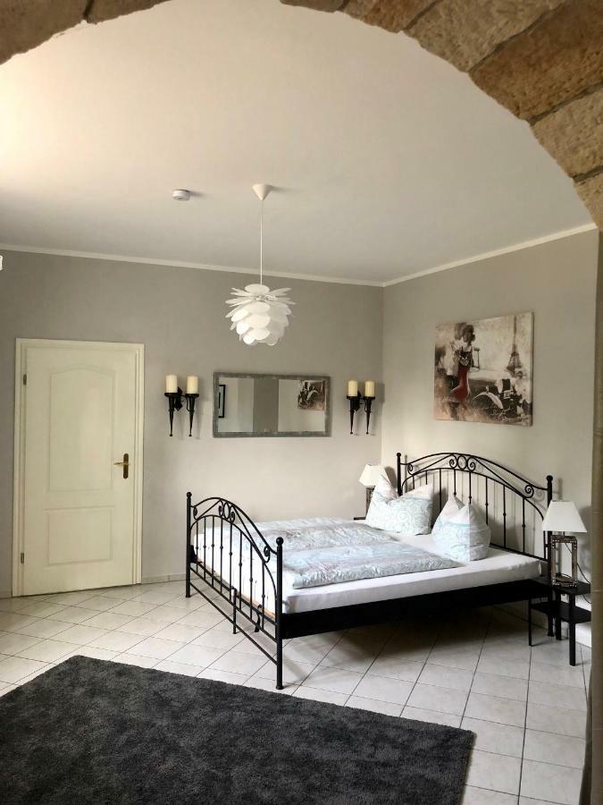Ferienwohnung Am Wasser Villa Graf Von Pfeil Dresden Bagian luar foto